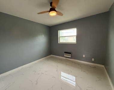 832 Nw 10th Street - Photo Thumbnail 6