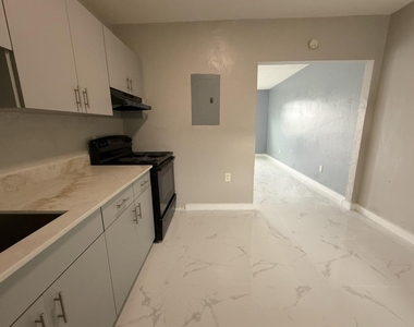 832 Nw 10th Street - Photo Thumbnail 3