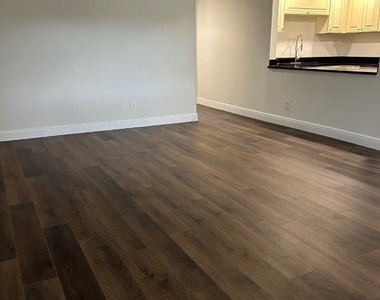 1108 Meadows Circle - Photo Thumbnail 2