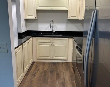 1108 Meadows Circle - Photo Thumbnail 3