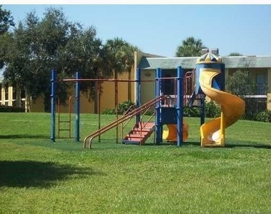 1108 Meadows Circle - Photo Thumbnail 14