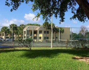 1108 Meadows Circle - Photo Thumbnail 13