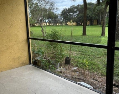 1108 Meadows Circle - Photo Thumbnail 12