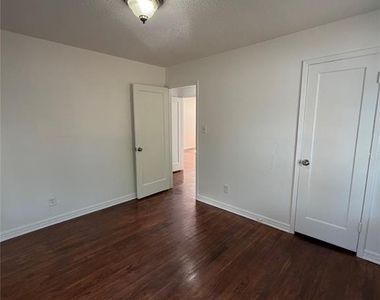 511 E Harmon Drive - Photo Thumbnail 29