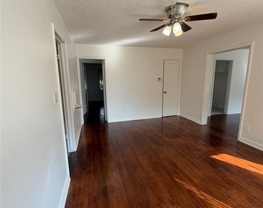 511 E Harmon Drive - Photo Thumbnail 16