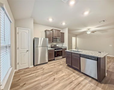 1609 Vermilion Lane - Photo Thumbnail 5
