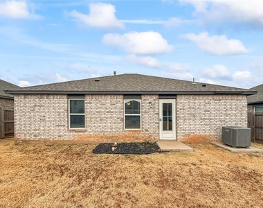 1609 Vermilion Lane - Photo Thumbnail 15