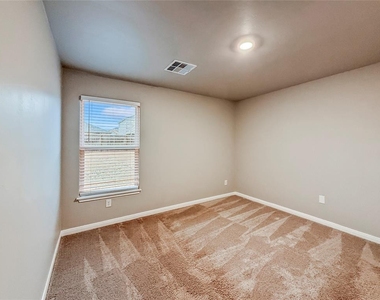 1609 Vermilion Lane - Photo Thumbnail 8