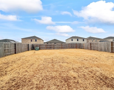 1609 Vermilion Lane - Photo Thumbnail 16