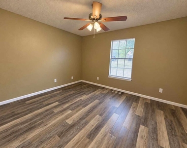 9717 Ne 2nd Street - Photo Thumbnail 12
