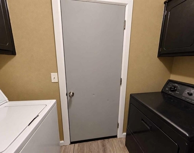 9717 Ne 2nd Street - Photo Thumbnail 7