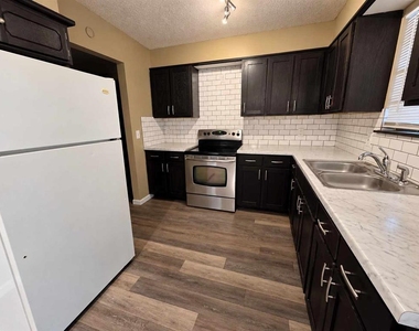 9717 Ne 2nd Street - Photo Thumbnail 4