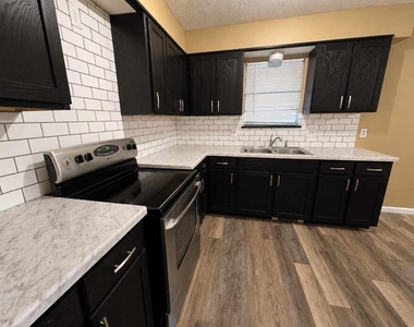 9717 Ne 2nd Street - Photo Thumbnail 5