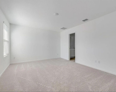 2032 Derby Lane - Photo Thumbnail 2