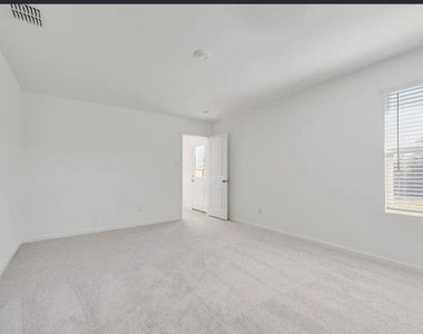 2032 Derby Lane - Photo Thumbnail 19