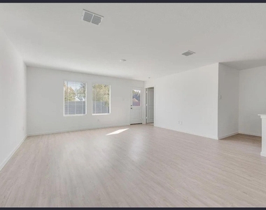 2032 Derby Lane - Photo Thumbnail 6