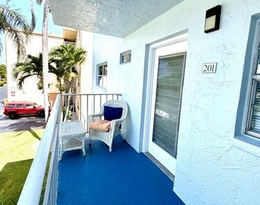 300 Ne 26th Avenue - Photo Thumbnail 12