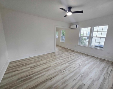 2137 Nw 29th Street - Photo Thumbnail 1