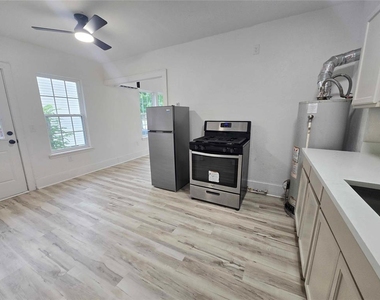 2137 Nw 29th Street - Photo Thumbnail 5
