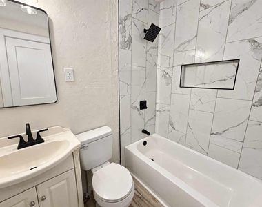 2137 Nw 29th Street - Photo Thumbnail 8