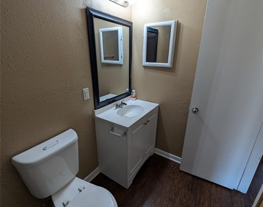 5325 Weddington Court - Photo Thumbnail 20
