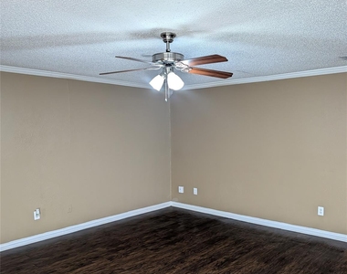 5325 Weddington Court - Photo Thumbnail 5