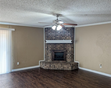 5325 Weddington Court - Photo Thumbnail 2