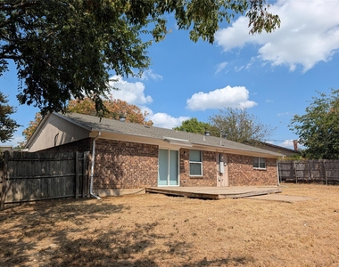 5325 Weddington Court - Photo Thumbnail 21