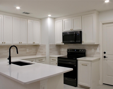 3706 Aries Drive - Photo Thumbnail 7