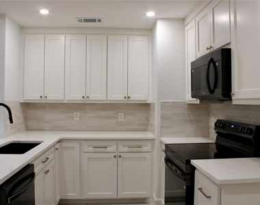 3706 Aries Drive - Photo Thumbnail 8
