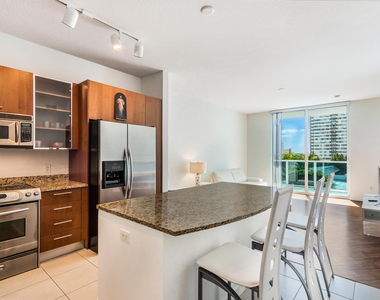 1945 S Ocean Drive - Photo Thumbnail 2