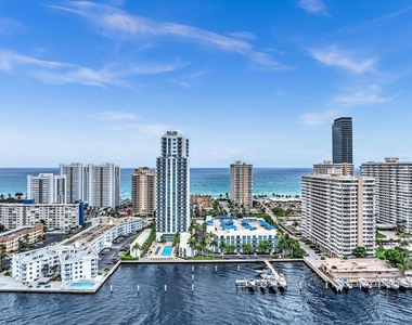1945 S Ocean Drive - Photo Thumbnail 18
