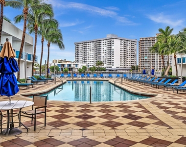1945 S Ocean Drive - Photo Thumbnail 46