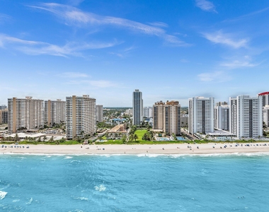 1945 S Ocean Drive - Photo Thumbnail 29