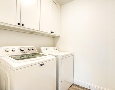 8341 Edgewater Drive - Photo Thumbnail 13