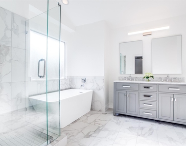 8341 Edgewater Drive - Photo Thumbnail 17