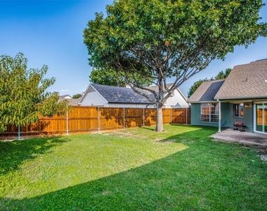 8341 Edgewater Drive - Photo Thumbnail 22
