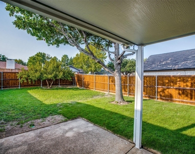 8341 Edgewater Drive - Photo Thumbnail 21