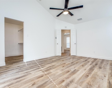 8341 Edgewater Drive - Photo Thumbnail 14