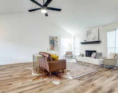 8341 Edgewater Drive - Photo Thumbnail 2