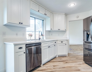 8341 Edgewater Drive - Photo Thumbnail 9