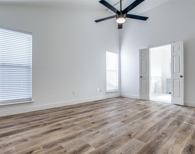 8341 Edgewater Drive - Photo Thumbnail 15