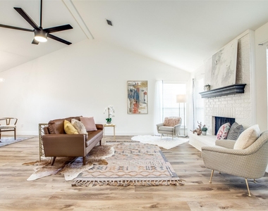 8341 Edgewater Drive - Photo Thumbnail 4