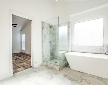 8341 Edgewater Drive - Photo Thumbnail 16