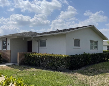 2731 Emory Drive W - Photo Thumbnail 4