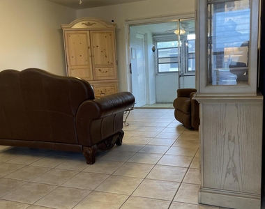2731 Emory Drive W - Photo Thumbnail 19