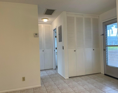 2731 Emory Drive W - Photo Thumbnail 11