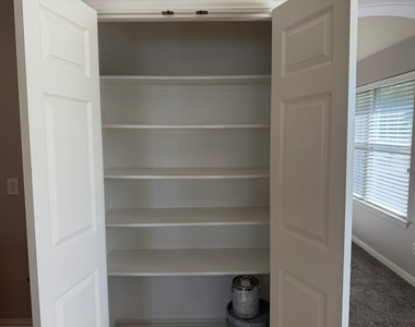 8101 Juliette Drive - Photo Thumbnail 9