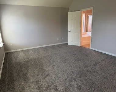 8101 Juliette Drive - Photo Thumbnail 11