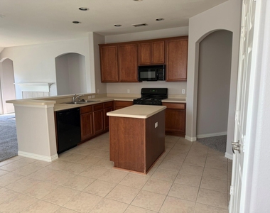 8101 Juliette Drive - Photo Thumbnail 6